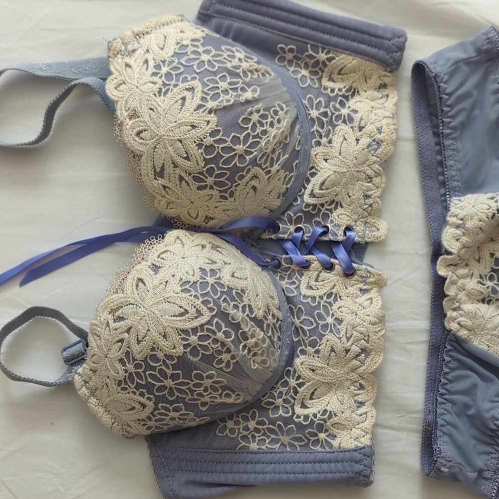 Vintage bra and panty lace lavender